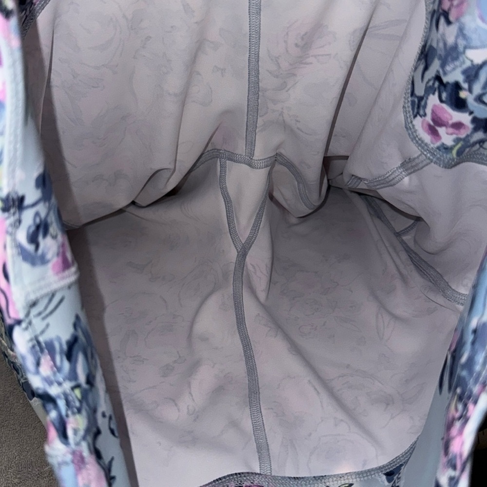 Vera Bradley Active Wear‎ Large Leggings- Blue with Pink Flowers - Picture 7 of 8
